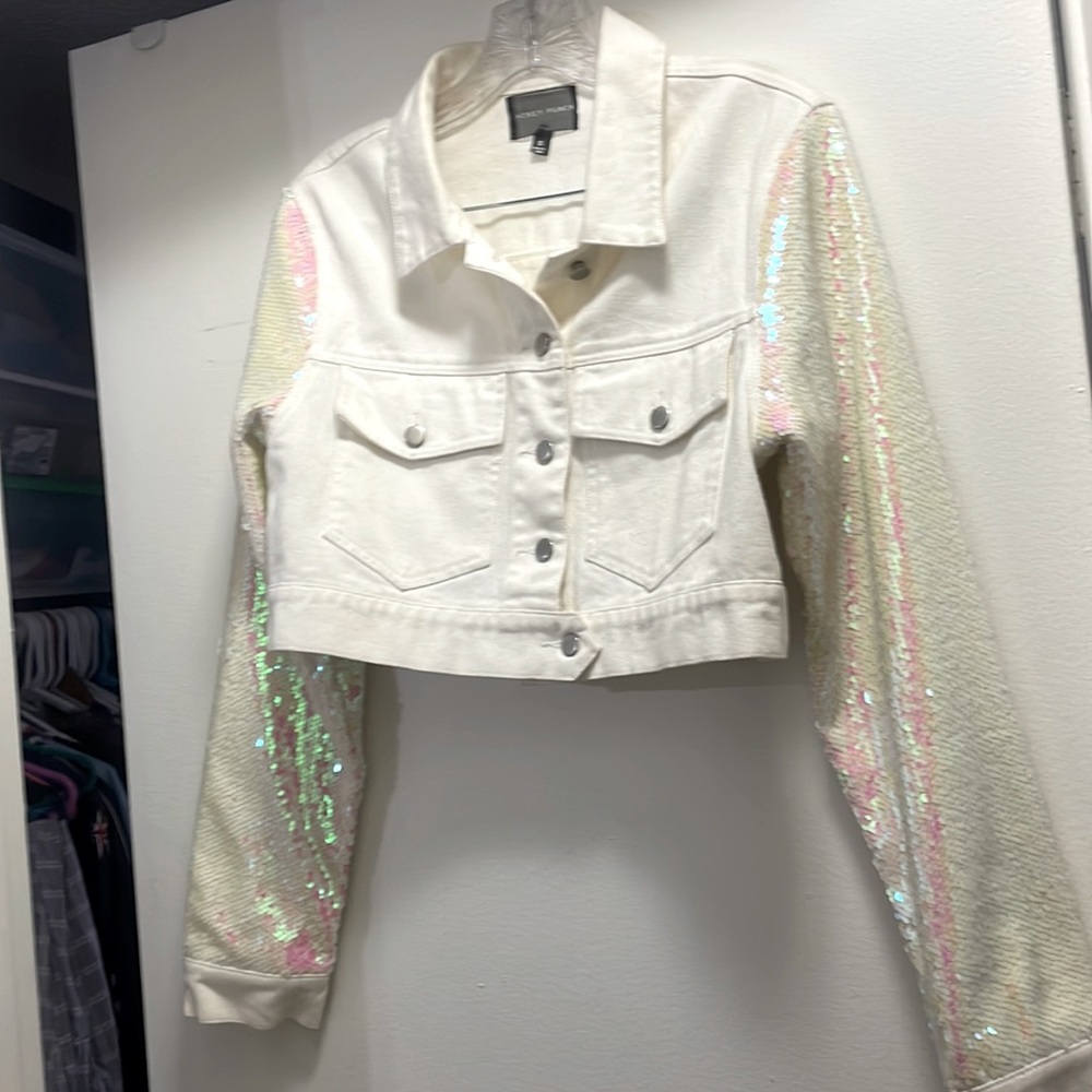 White denim Crop jacket with sequins sleeves